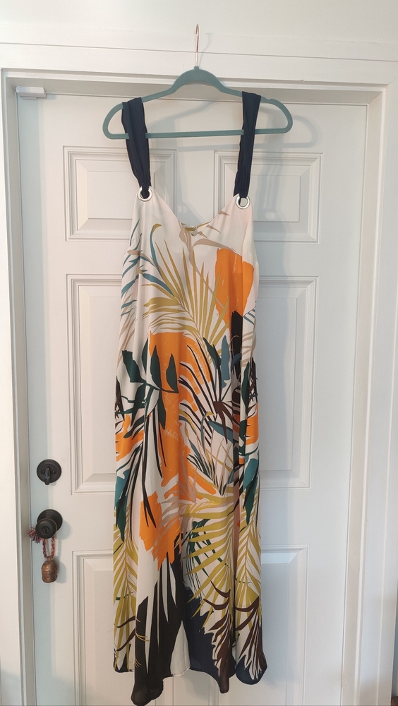 Forever 21 Contemporary maxi dress size Medium